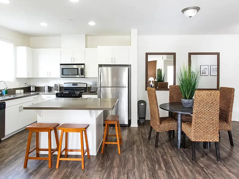 Paloma Apartment Homes — Photo 14