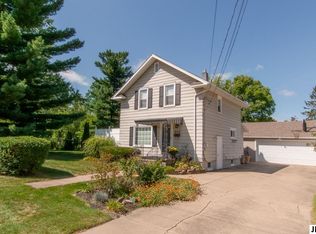 808 Douglas St, Jackson, MI 49203