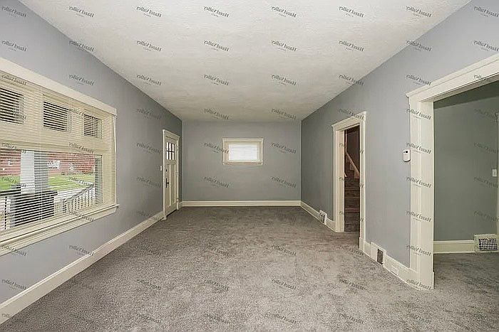 1st image of 912 Yellowstone Rd #1