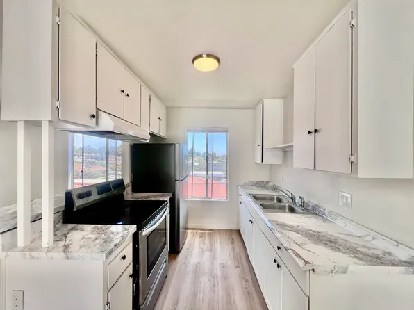422 N Vine St #D, Fallbrook, CA 92028