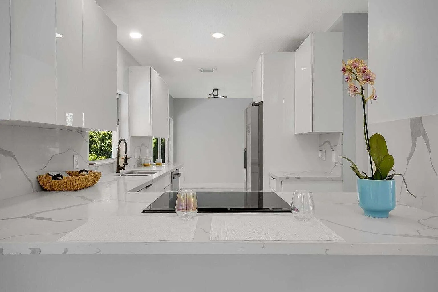 3 bed, 2.5 bath, $3,800 — Photo 3