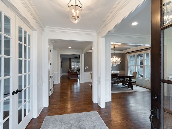 4th image of 313 N Highland Ave