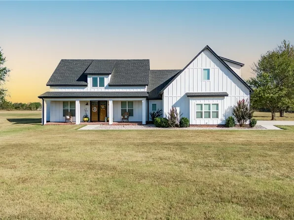 9801 Rebel Rd, Gravette, AR 72736