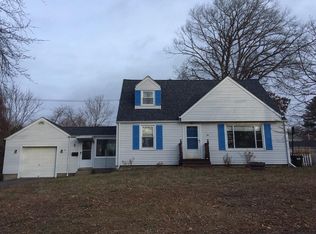 14 Linden St, Oxford, MA 01540