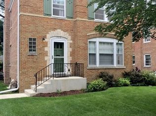 1616 Thelin Ct, Evanston, IL 60201