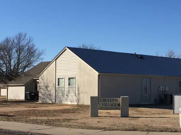 5919 Eisenhower Ct #B, Great Bend, KS 67530