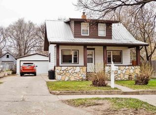 708 8th St NE, Minot, ND 58703