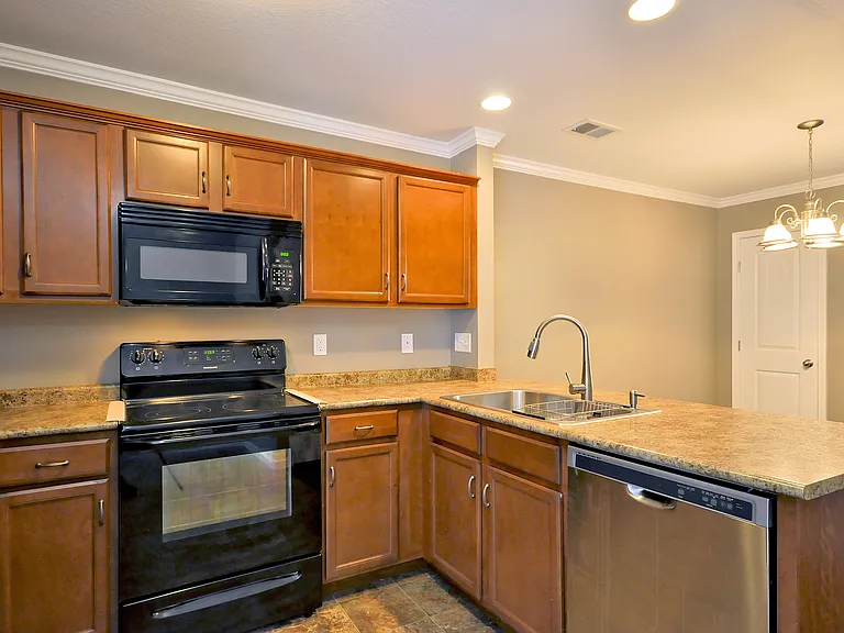 325 Sam Houston Cir — Photo 11