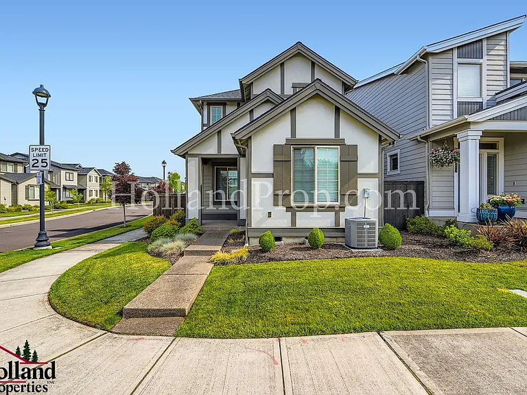 5205 SE Davis Rd — Photo 2