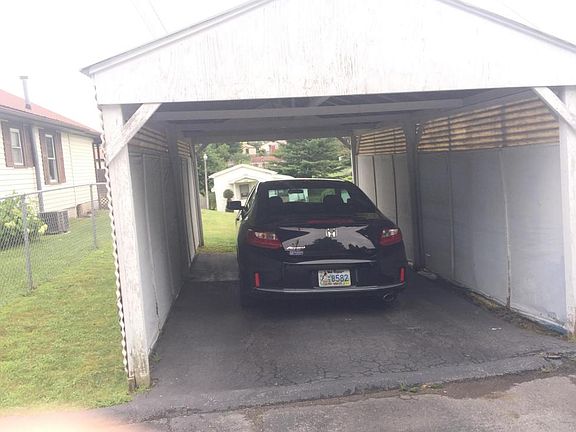 3rd image of 318 Myers Ave