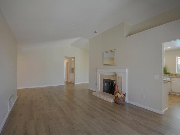 4th image of 15275 Kern Ave