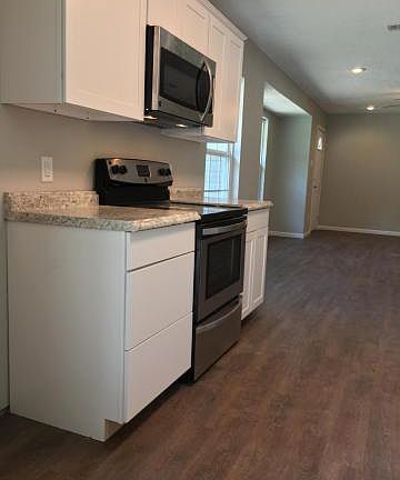 3rd image of 1119 Westwood Dr