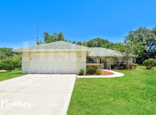 207 Shannon Ln, Lady Lake, FL 32159
