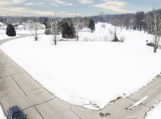 Crown Pointe Blvd #79, Suamico, WI 54173