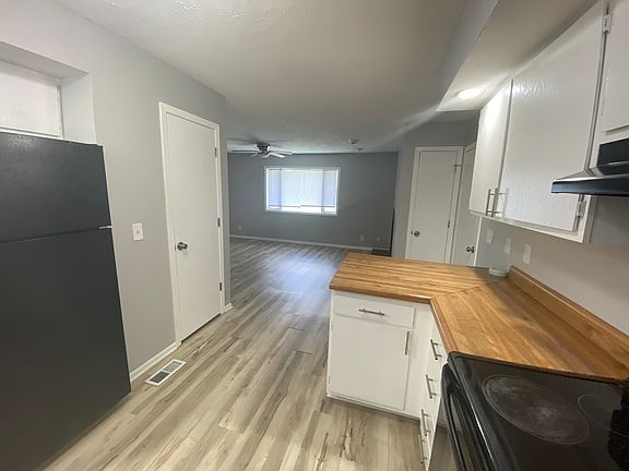 4th image of 3812 Sweetbriar Ln #3812