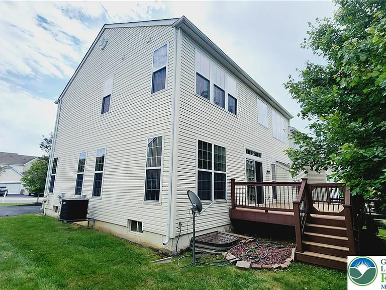 1816 Emerald Dr S — Photo 3