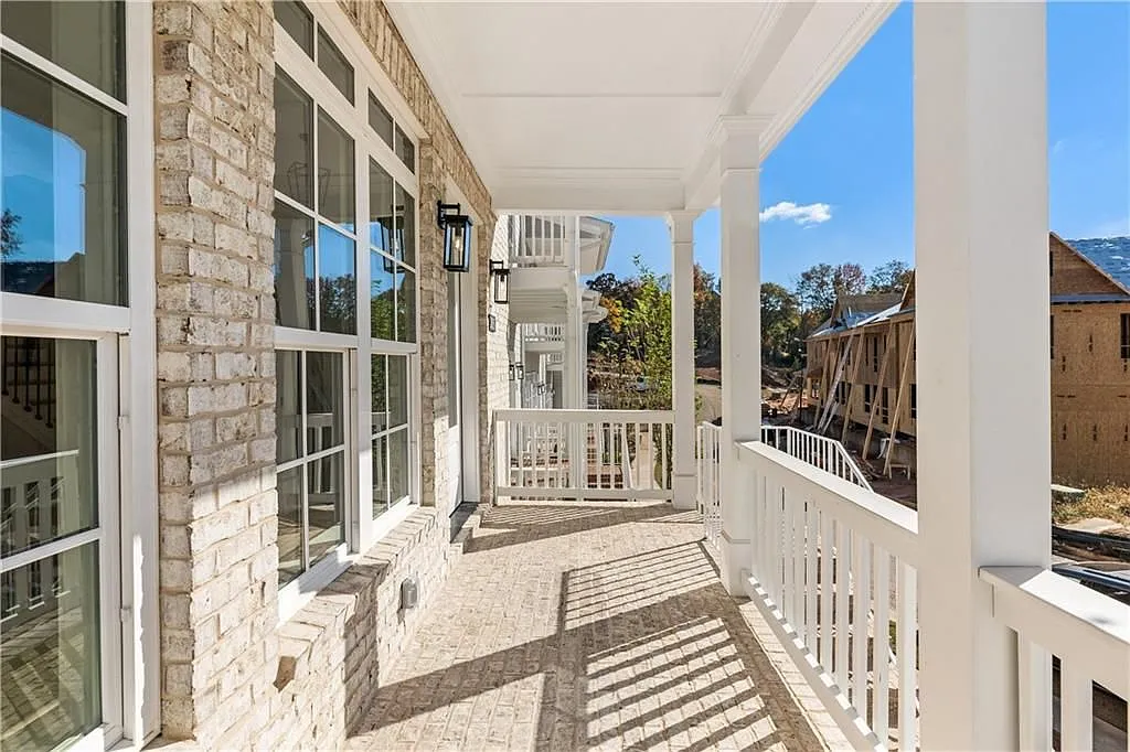 4 bed, 4.0 bath, 2566 sqft, $3,750 — Photo 3