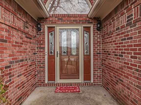 3rd image of 6905 Kirkwood Club Dr