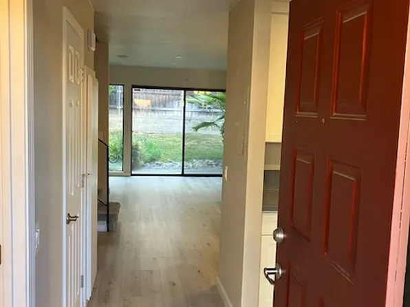 4933 Whisper Ln, Sacramento, CA 95841