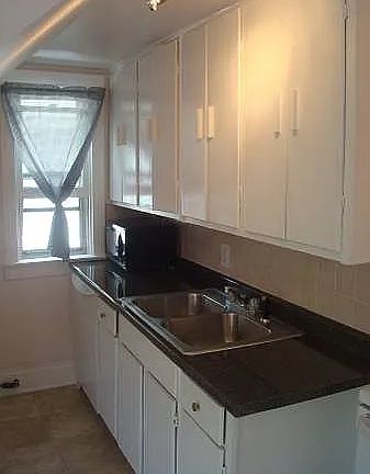 3rd image of 16 Devereaux Ave