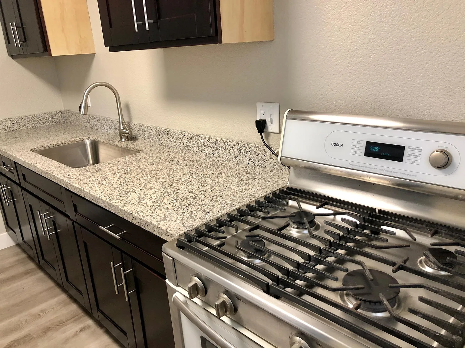 2 bed, 700 sqft, $1,550 — Photo 3