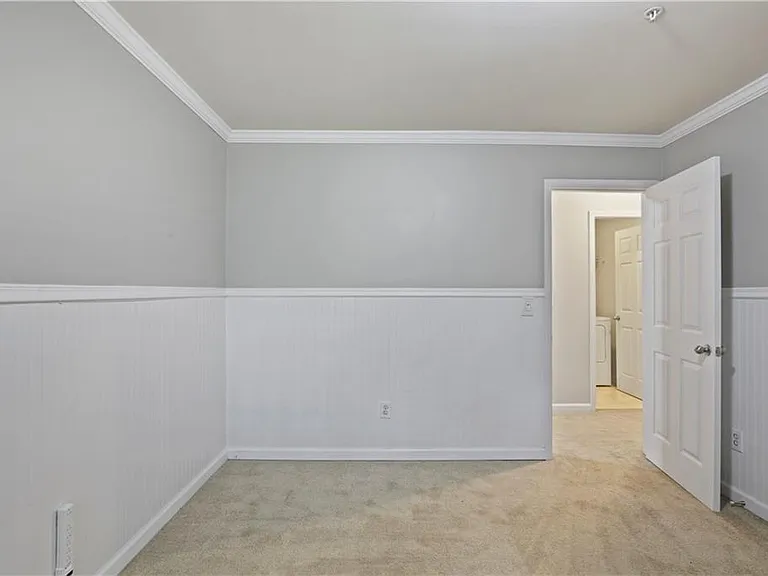 720 Surrey Park Pl SE — Photo 19