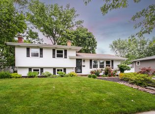 329 Tupelo Ave, Naperville, IL 60540