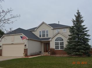 2082 W Wicklow Ln, Round Lake, IL 60073