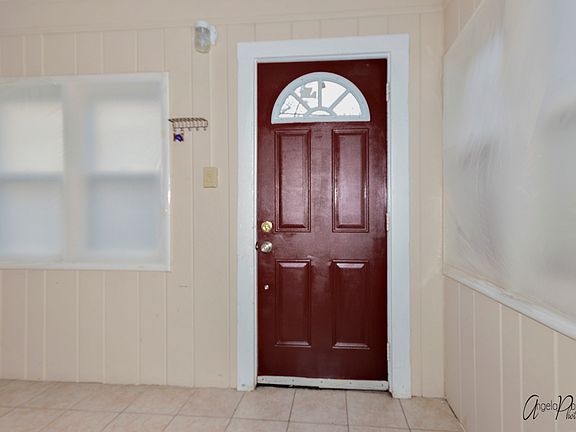 3rd image of 439 Wainlow Ave