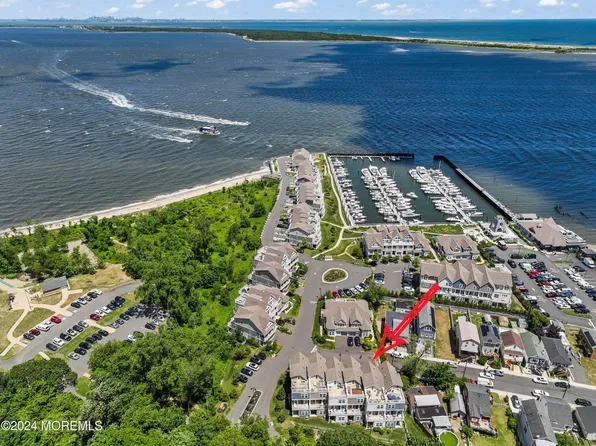 4 Seabird Lane #102, Highlands, NJ 07732