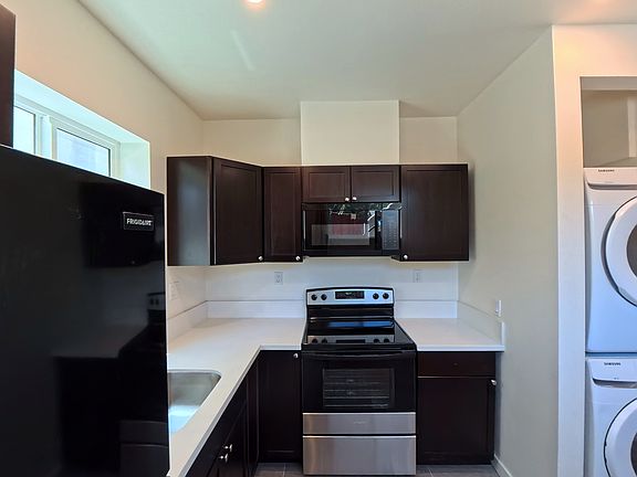 4th image of 853 Winston Dr