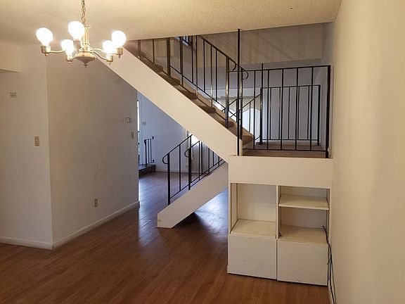 3rd image of 1946 Benita Dr Unit 2