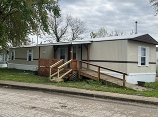 630 W Elm Ave #215, Charleston, IL 61920