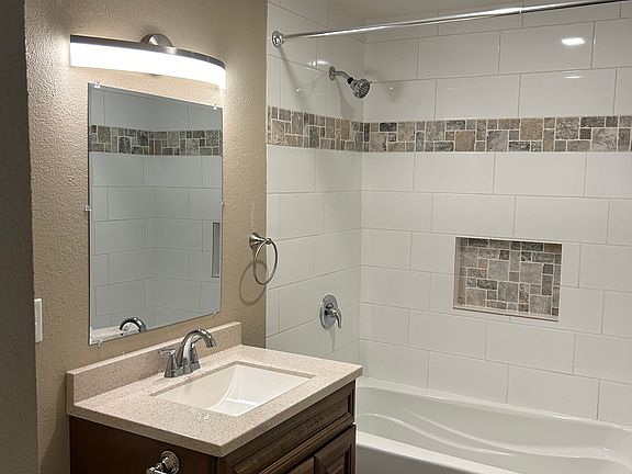 3rd image of 817-899 25th St SE #883