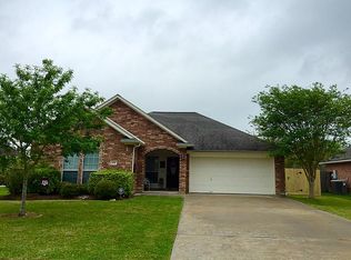 104 Blue Bird Ct, Richwood, TX 77531