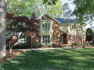 902 Rollingwood Dr, Greensboro, NC 27410