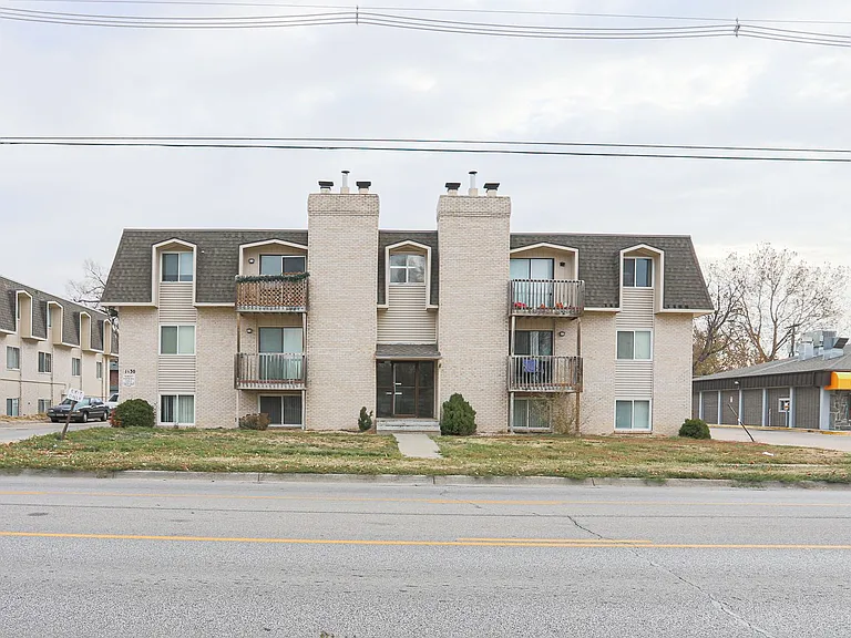 Meadowlark Apts — Photo 4