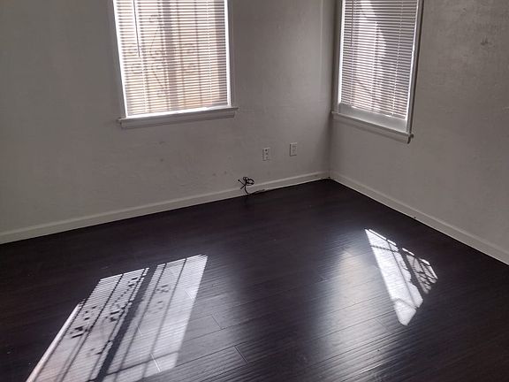 3rd image of 1102 Dawson Ave APT 1