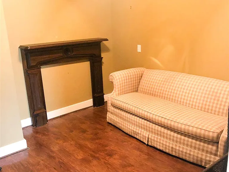 9500 Mayfield Ave #B — Photo 4