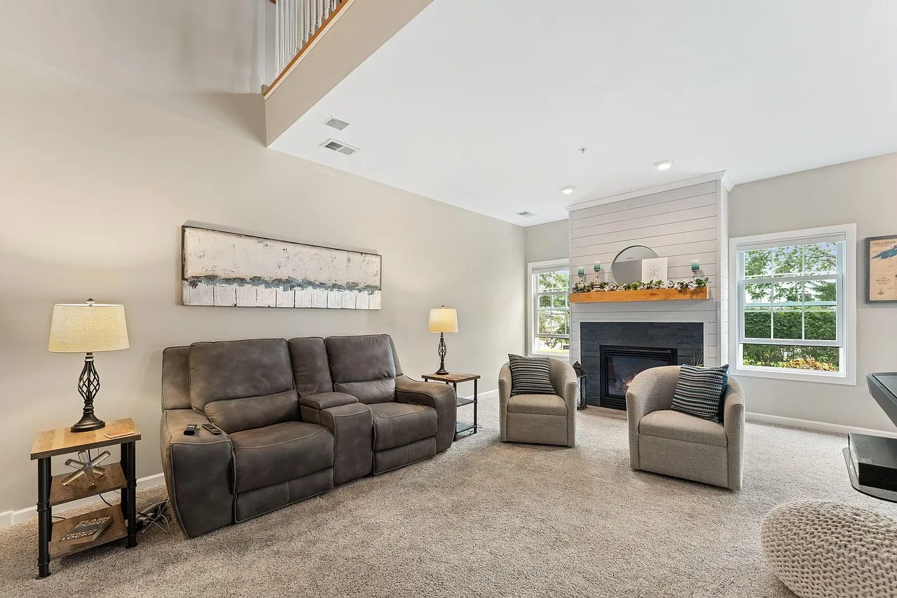 2 bed, 2.5 bath, 1612 sqft, $2,100 — Photo 4