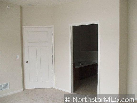 4th image of 3302C 126th Lane NE
