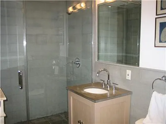 Sold by R New York | media 37