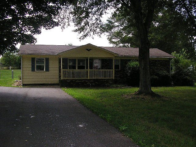 1st image of 125 Croft Dr