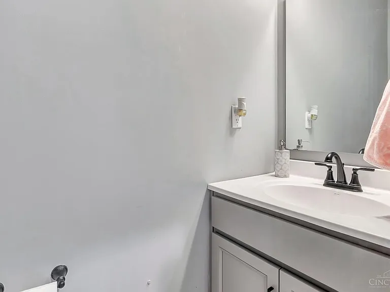 5817 Montrose Ct — Photo 20