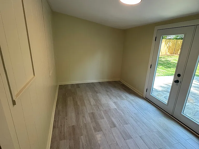 1216 Gladstone Ave — Photo 7