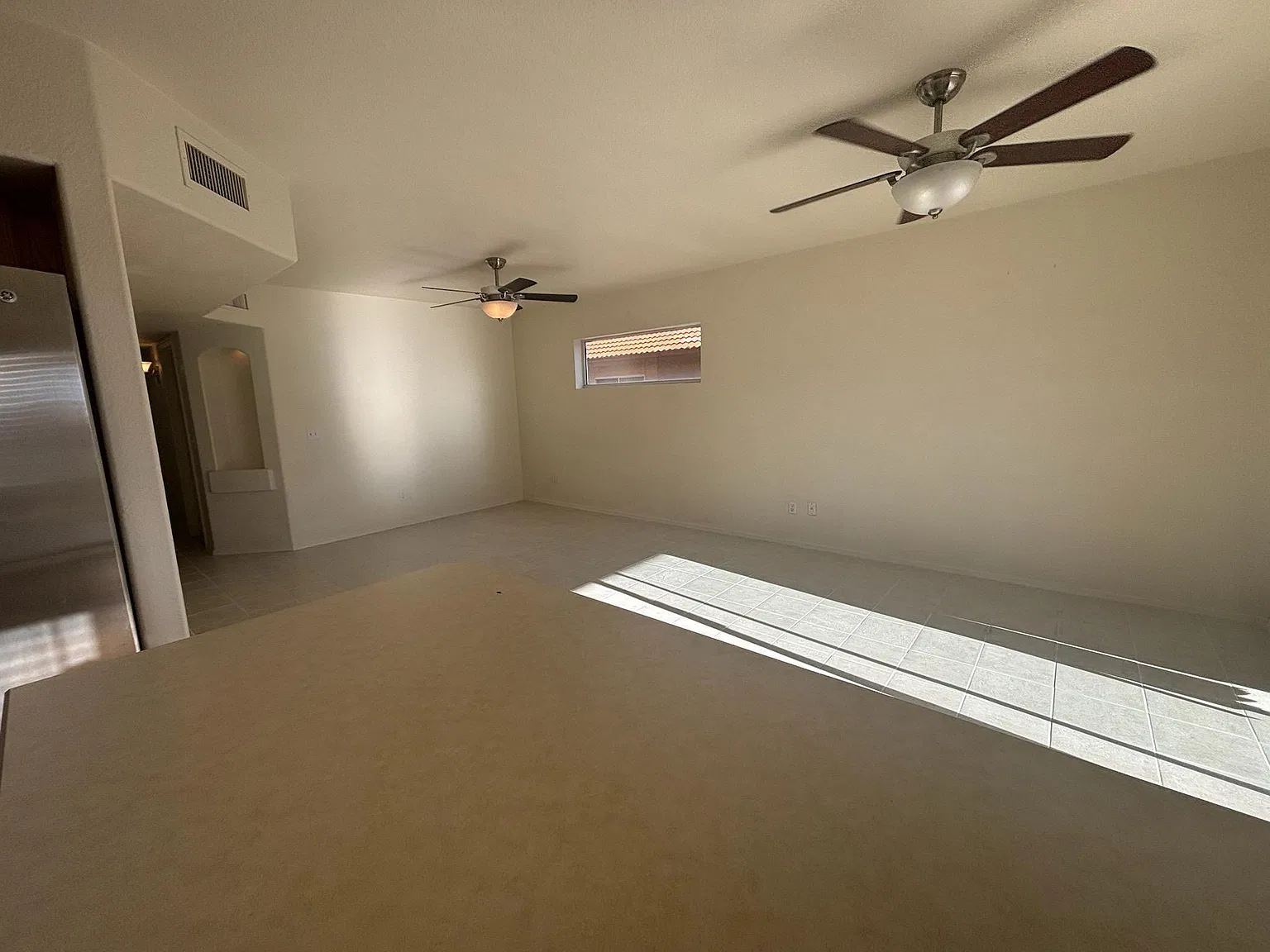 4 bed, 2055 sqft, $2,375 — Photo 2