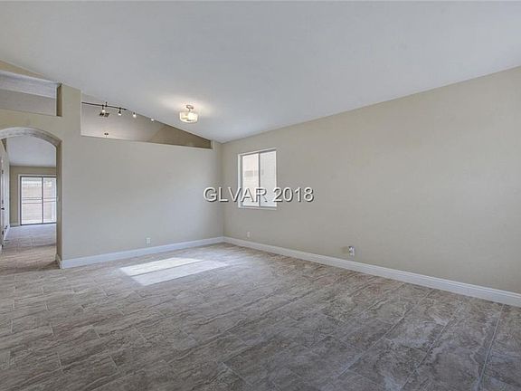 3rd image of 6605 Clover Wood Ln