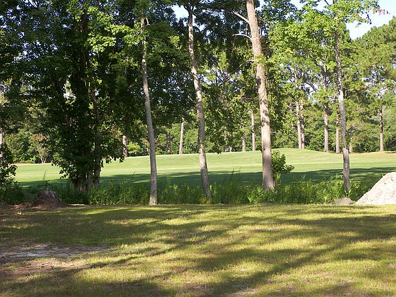 5th image of 141 Country Club Dr W