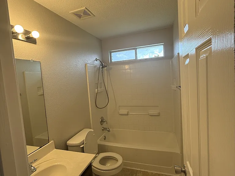 502 Constellation Dr — Photo 26