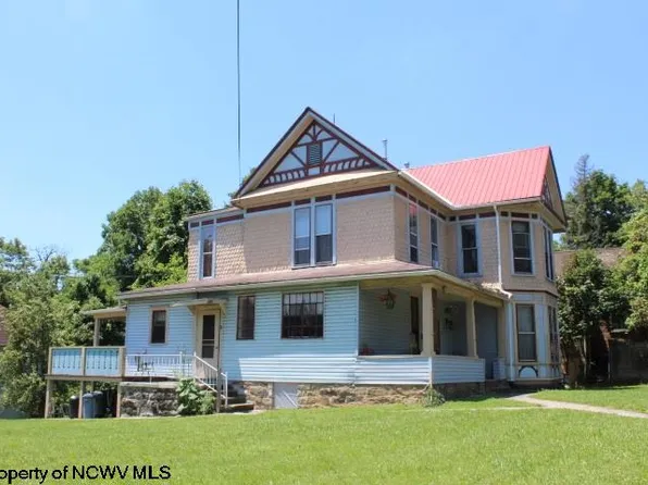 230 Locust Ave, Fairmont, WV 26554